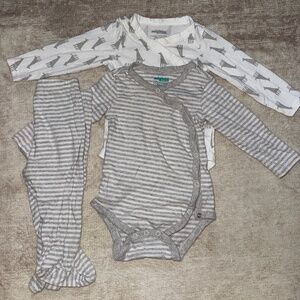 Mighty Goods Grey Body Suit With Pants Size 6M